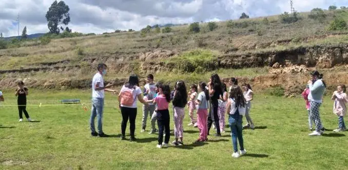 Niños beneficiarios en actividades educativas de la Fundación